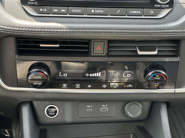 Used 2023 Nissan Rogue SV AWD/4WD image 19