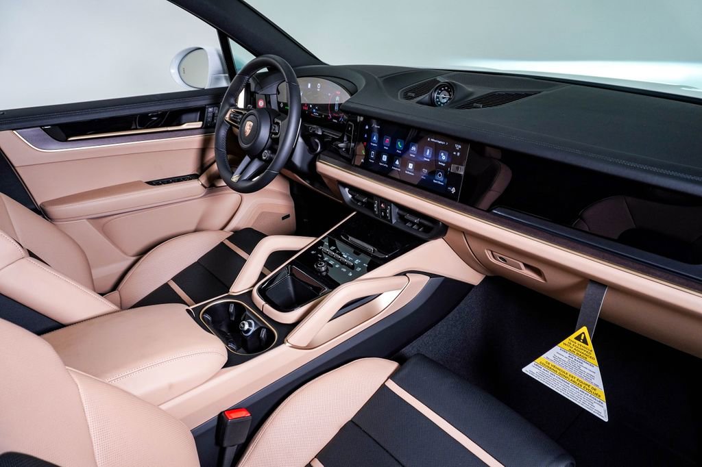 New 2026 Porsche Cayenne image 14
