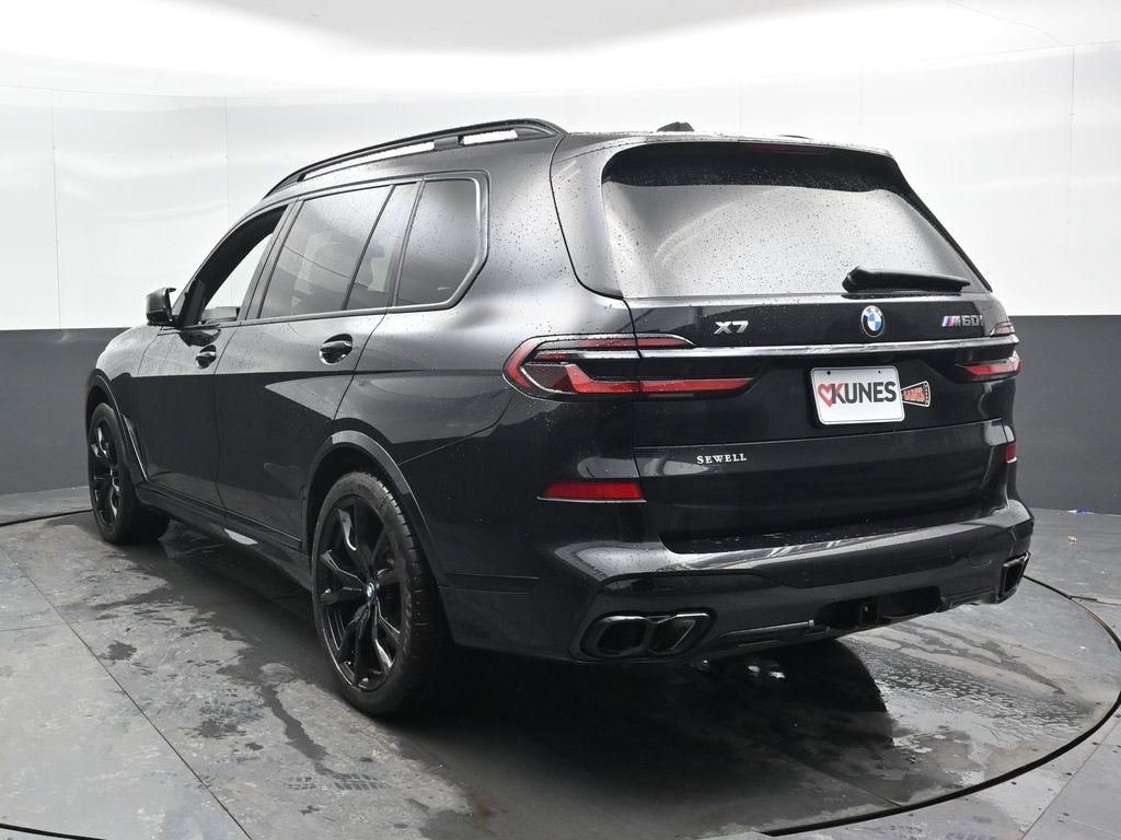 Used 2025 BMW X7 M60i image 11