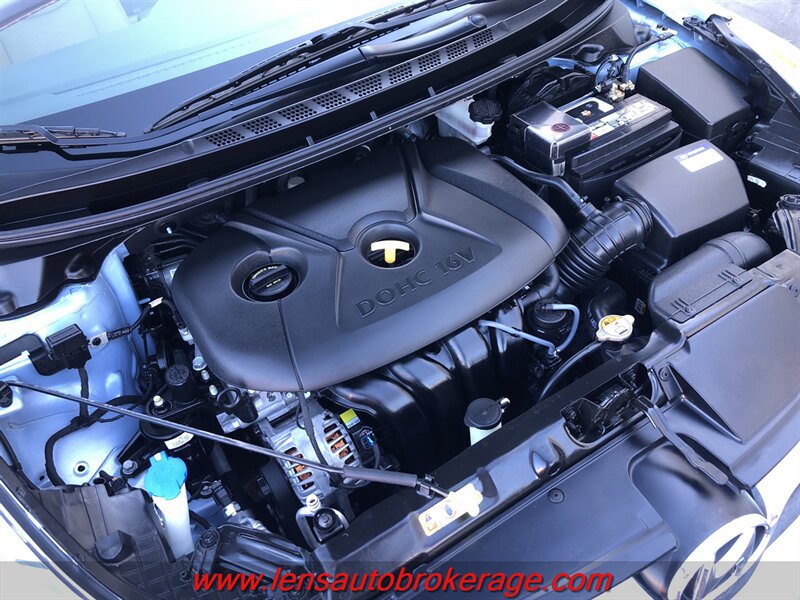 Used 2013 Hyundai Elantra GLS w/ Preferred Pkg FWD image 22