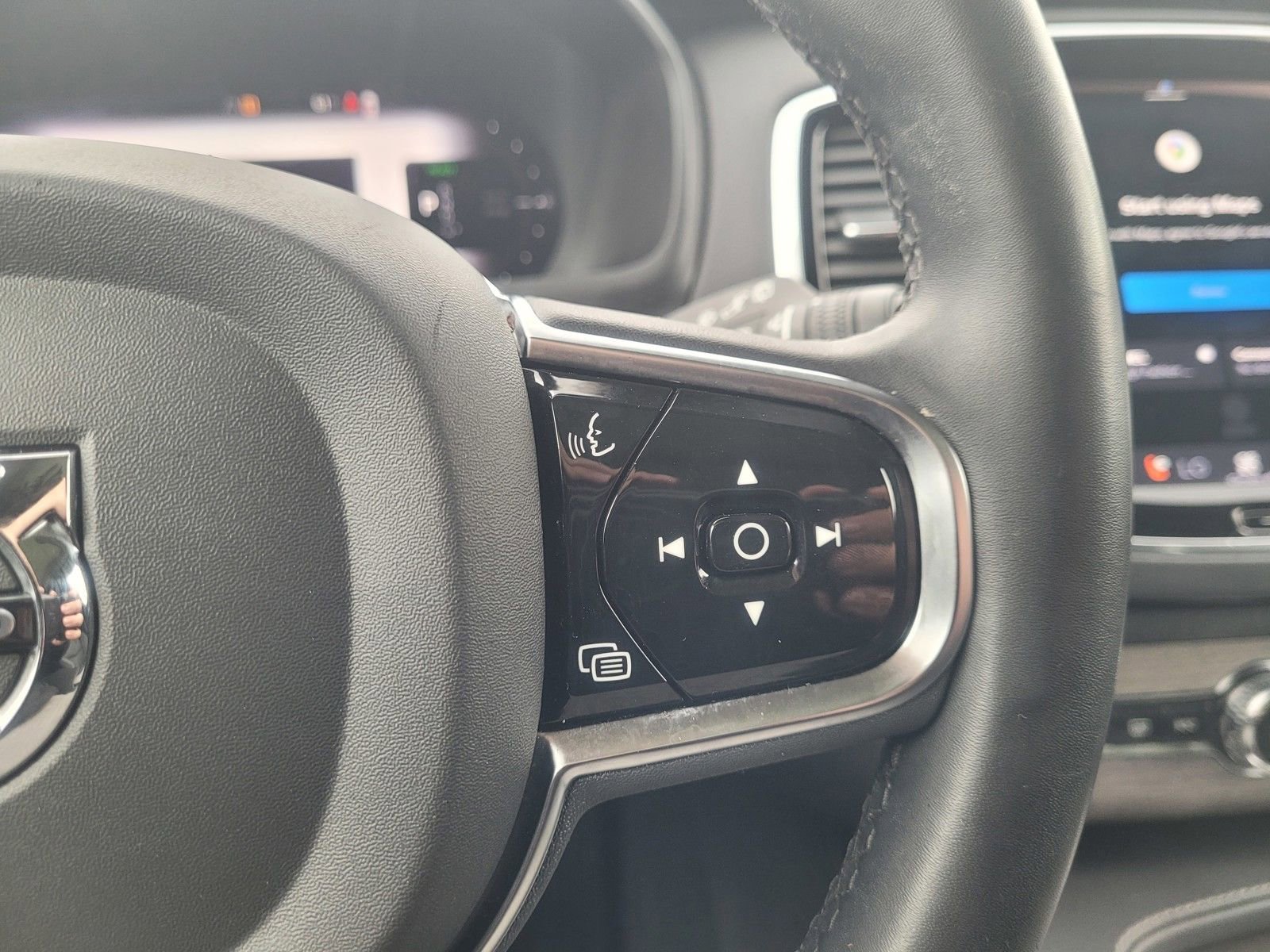Certified 2023 Volvo XC90 T8 Ultimate w/ Protection Package Premier image 17