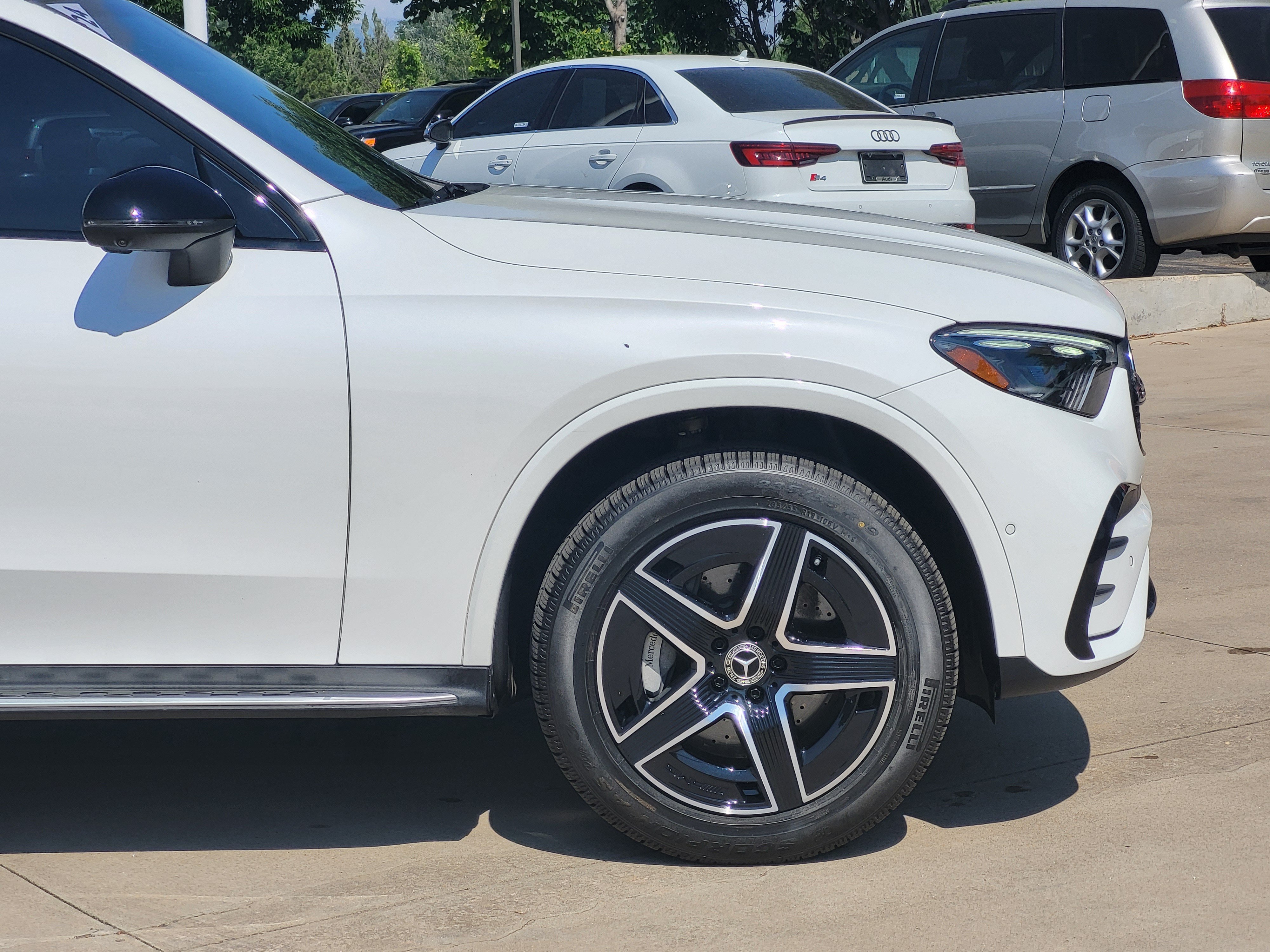 Used 2024 Mercedes-Benz GLC 300 4MATIC image 7