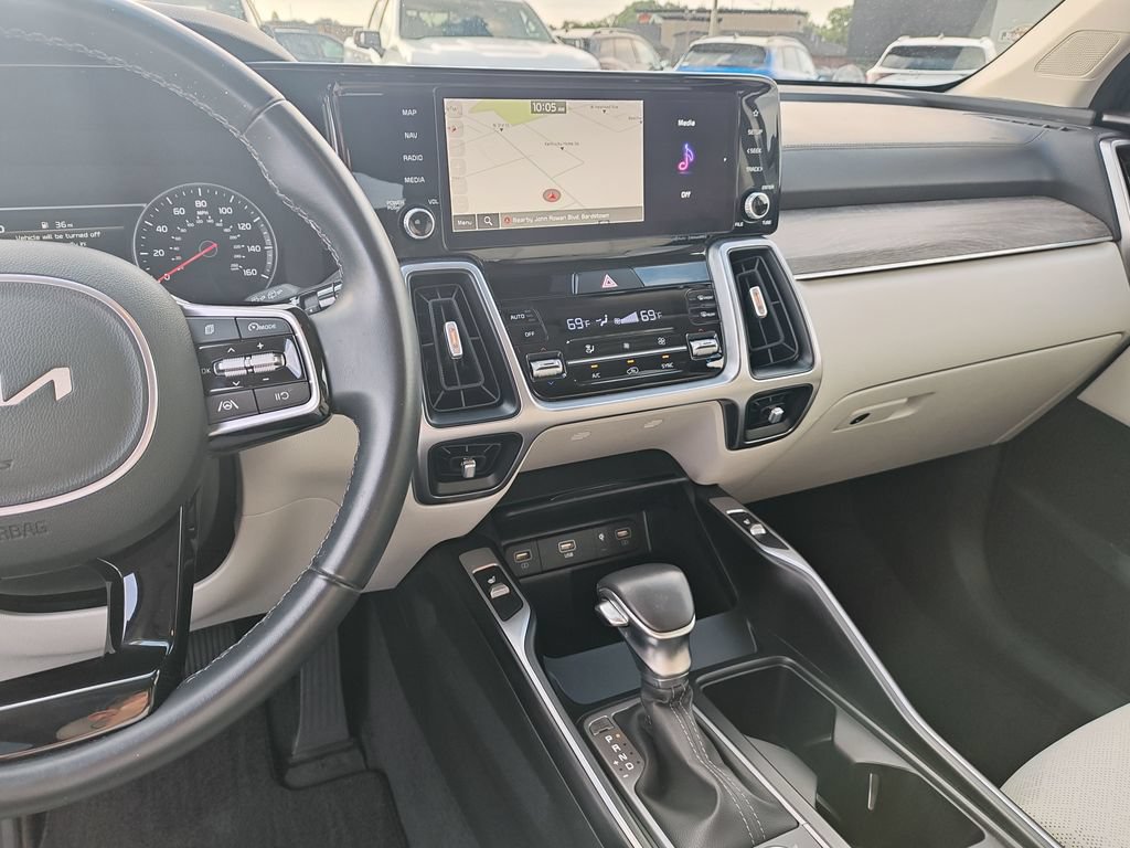 Used 2023 Kia Sorento S AWD/4WD image 20
