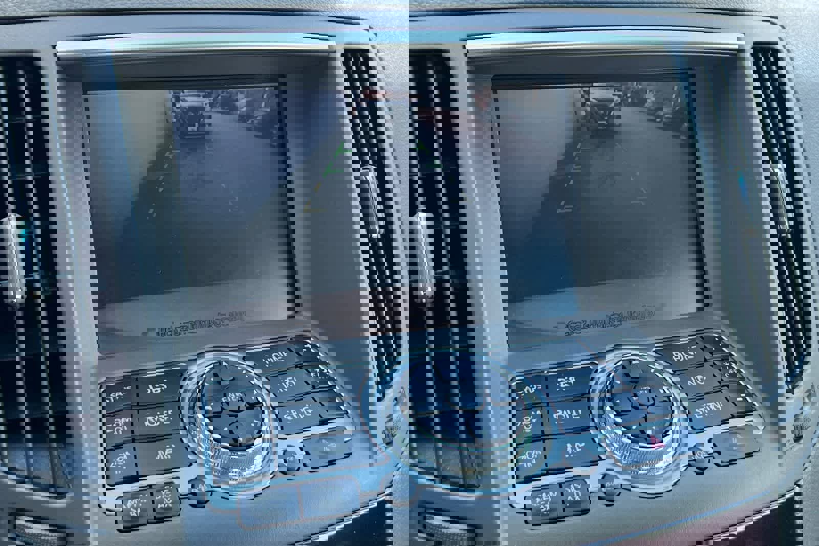 Used 2010 INFINITI G37 Journey w/ Premium Pkg image 20