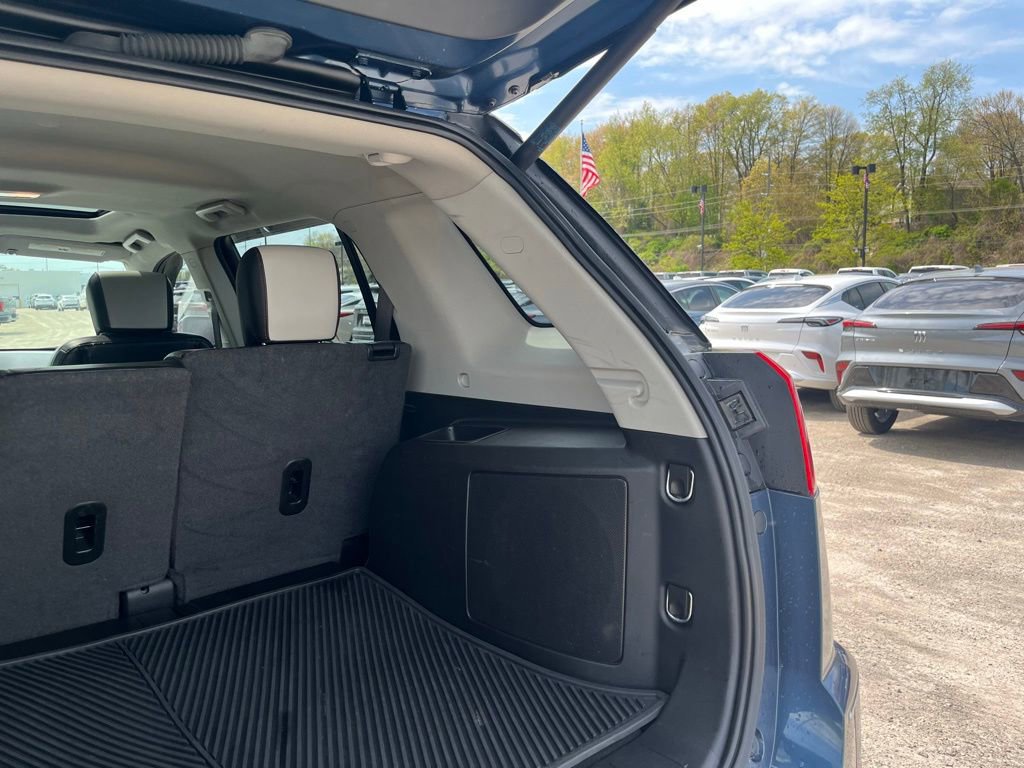 Used 2017 GMC Terrain SLT w/ Open Road Package FWD image 11