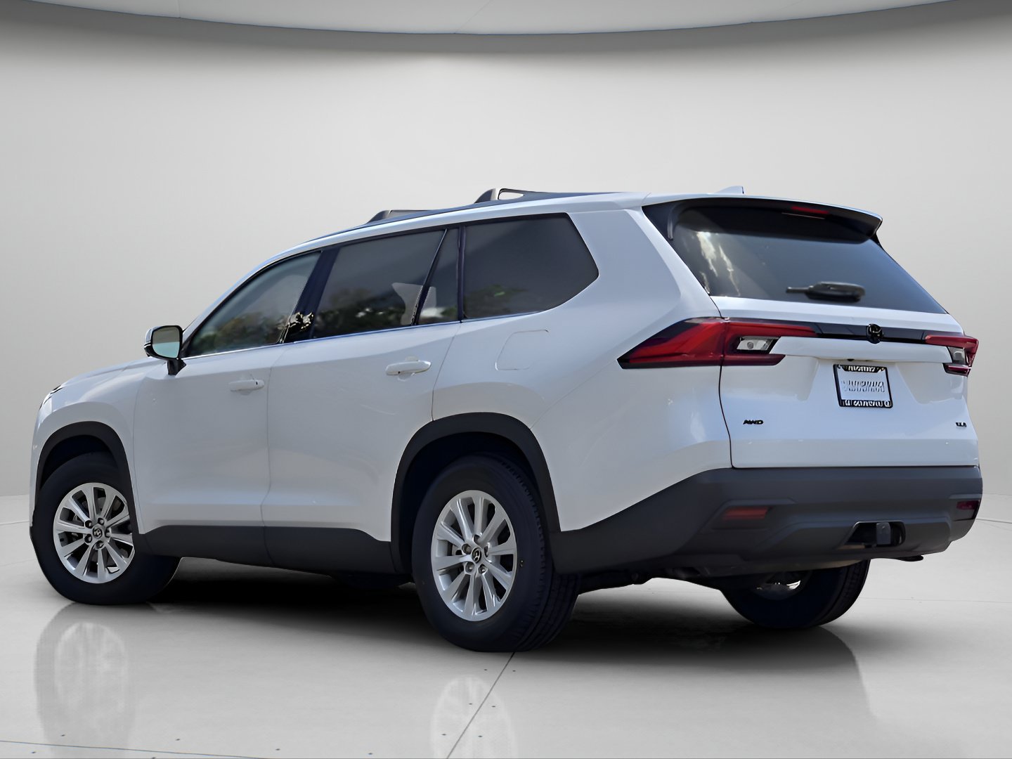 Used 2024 Toyota Grand Highlander AWD image 16