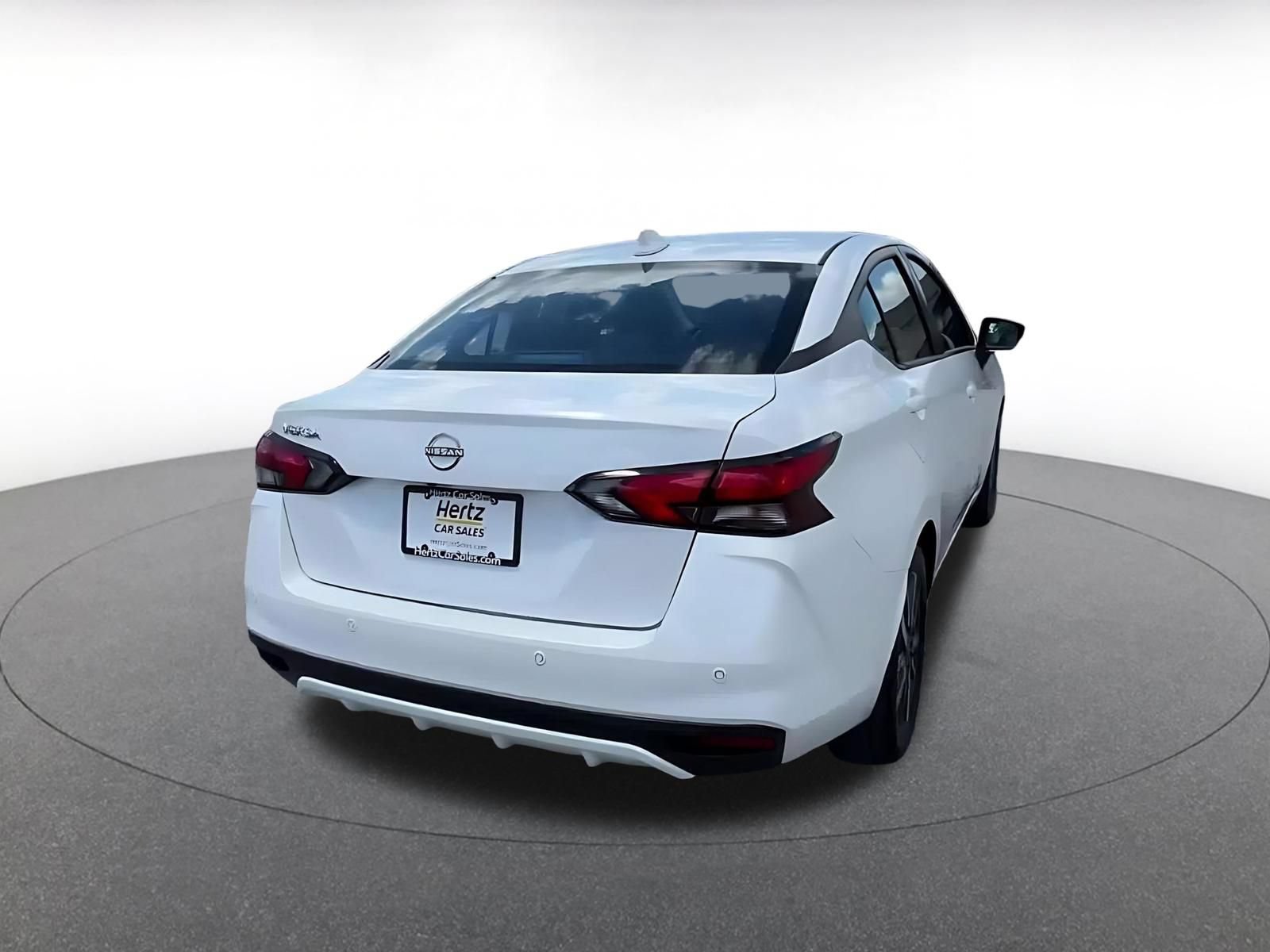 Used 2025 Nissan Versa SV FWD image 14