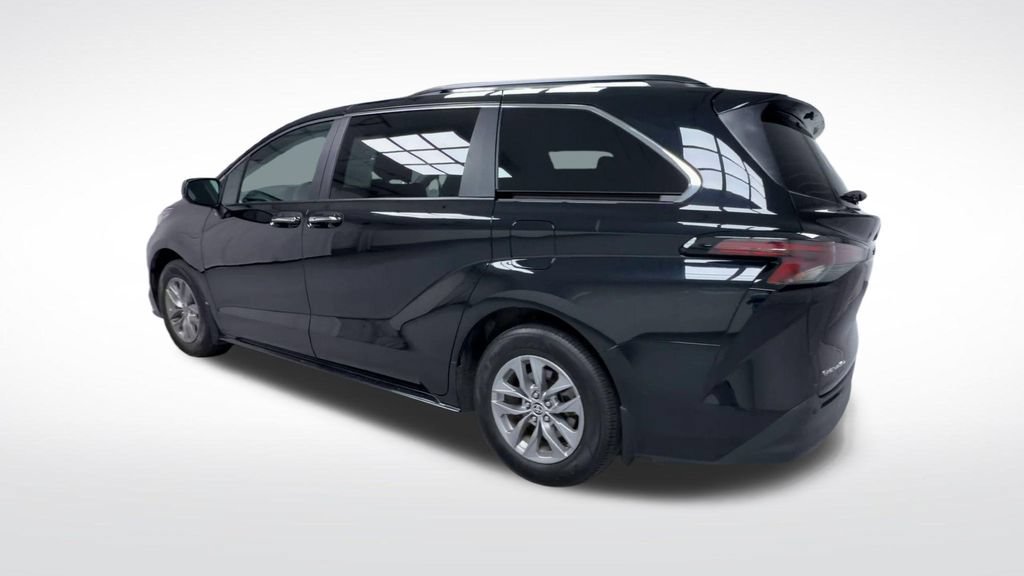 Certified 2025 Toyota Sienna XLE w/ XLE Plus Package AWD/4WD image 6