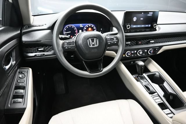 Used 2025 Honda Accord SE image 13
