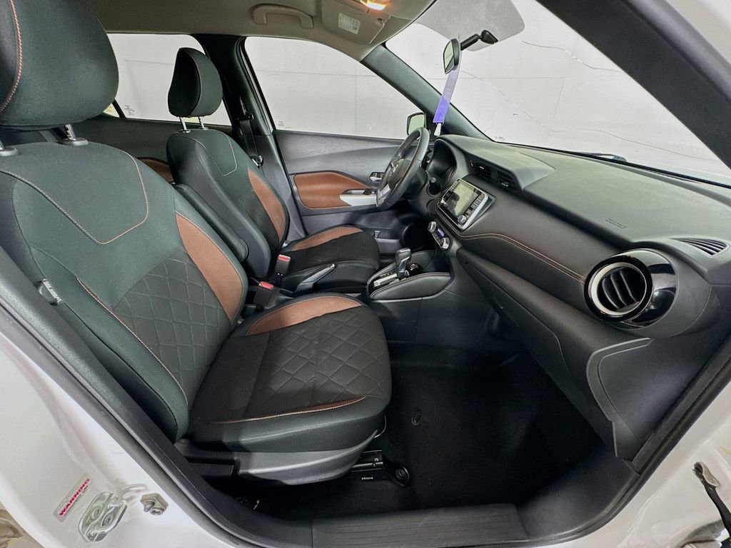 Used 2019 Nissan Kicks SR FWD image 32