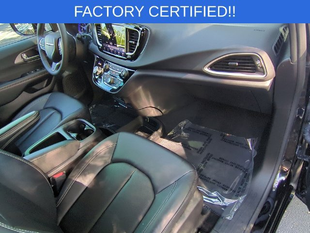 Certified 2026 Chrysler Pacifica Select FWD image 33