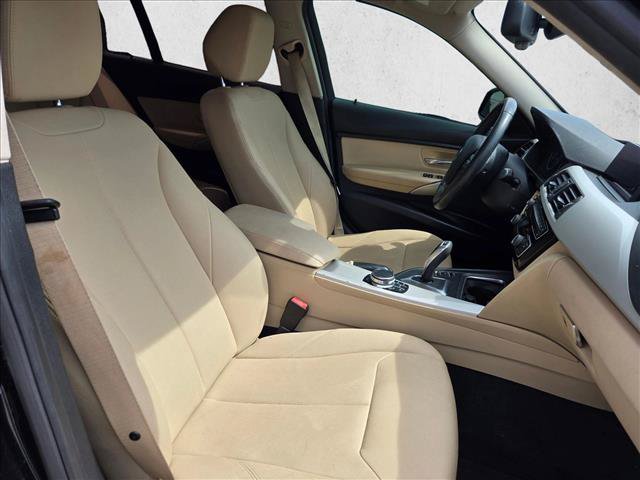 Used 2018 BMW 320i Sedan RWD image 22