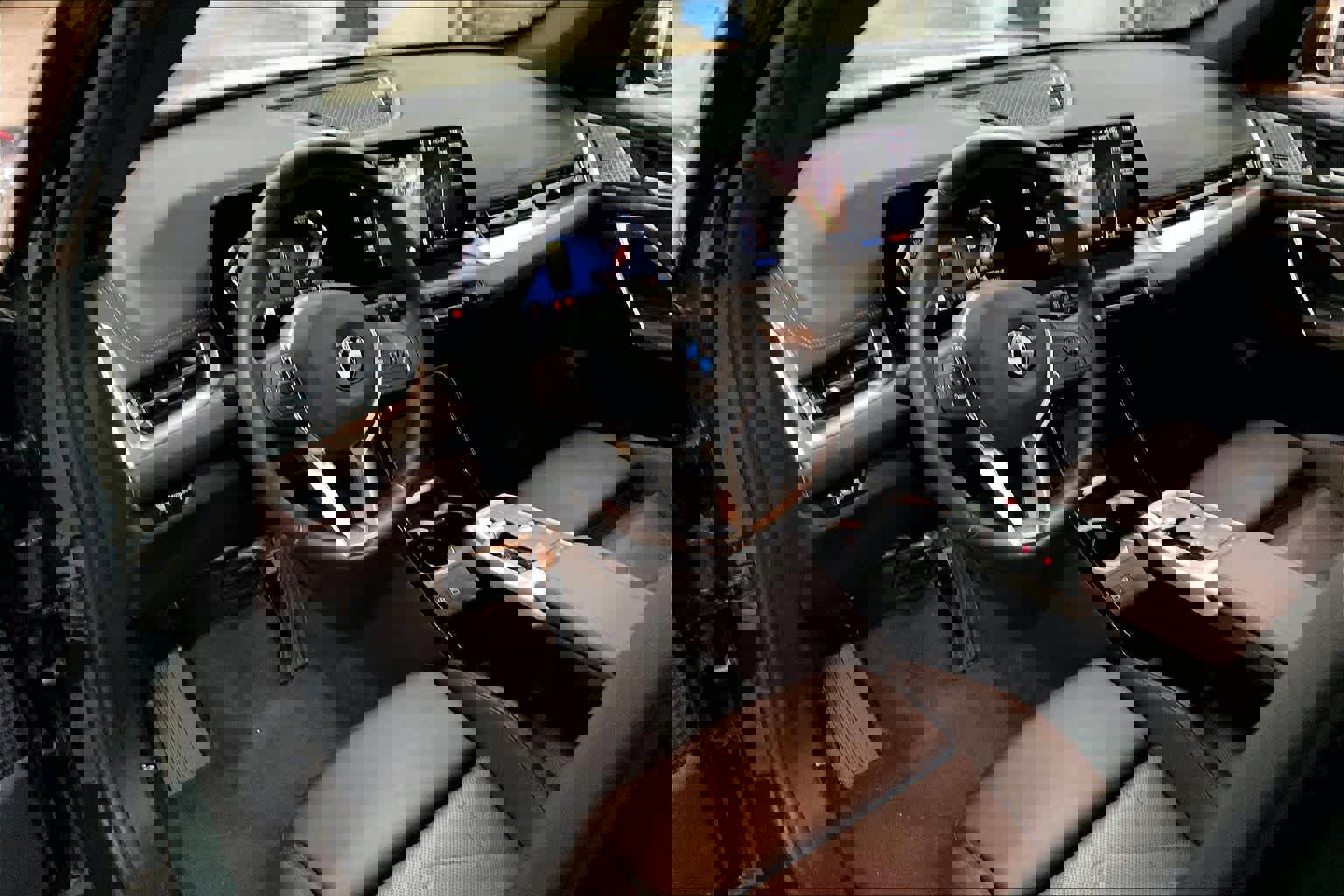 Used 2025 BMW X1 xDrive28i w/ Convenience Package image 16