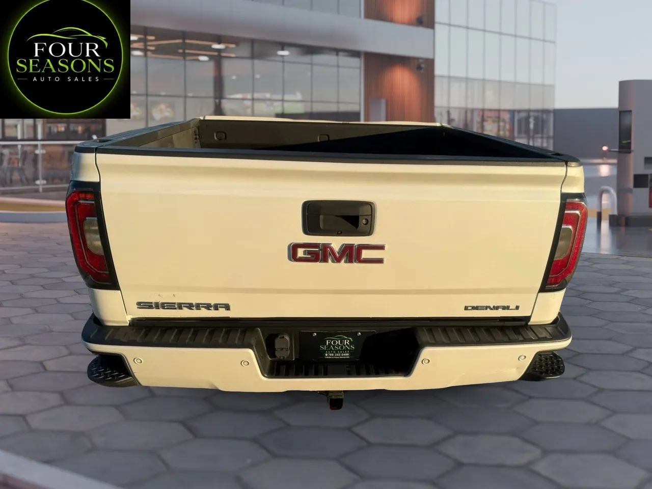 Used 2017 GMC Sierra 1500 Denali AWD/4WD image 5