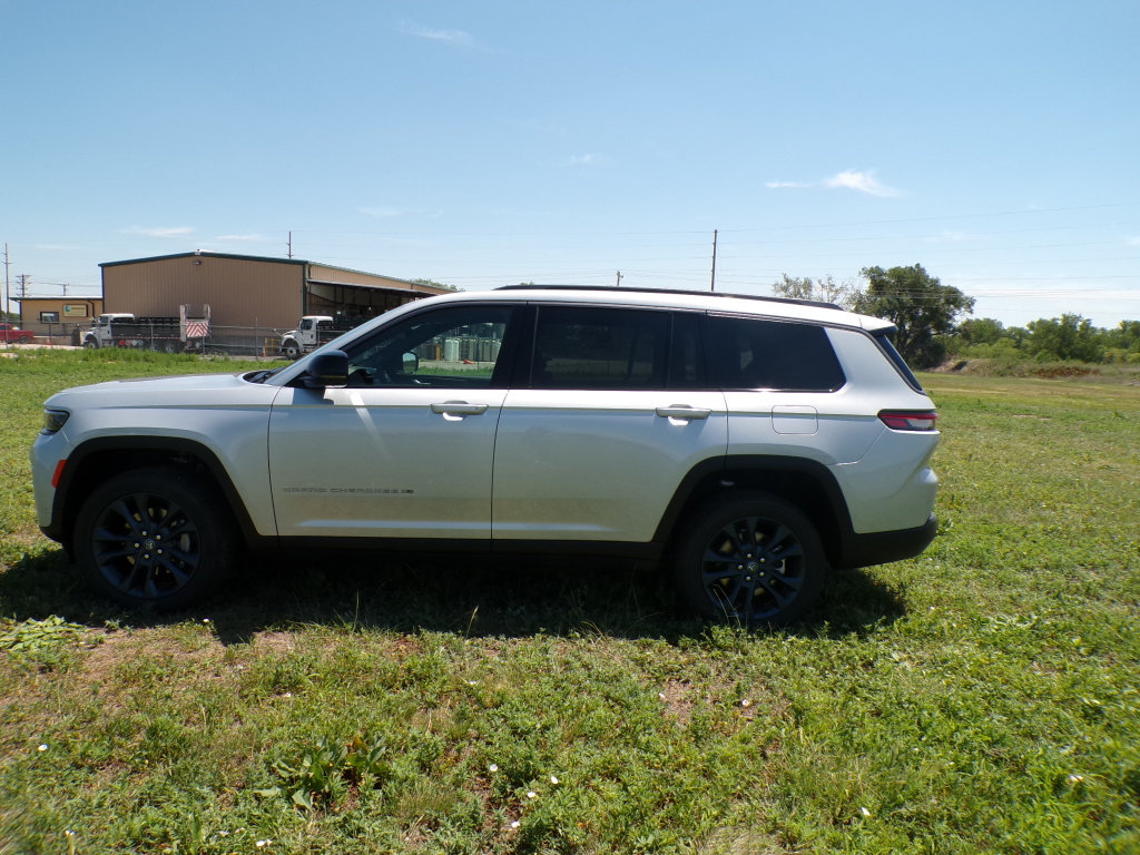 New 2026 Jeep Grand Cherokee L Limited AWD/4WD image 8