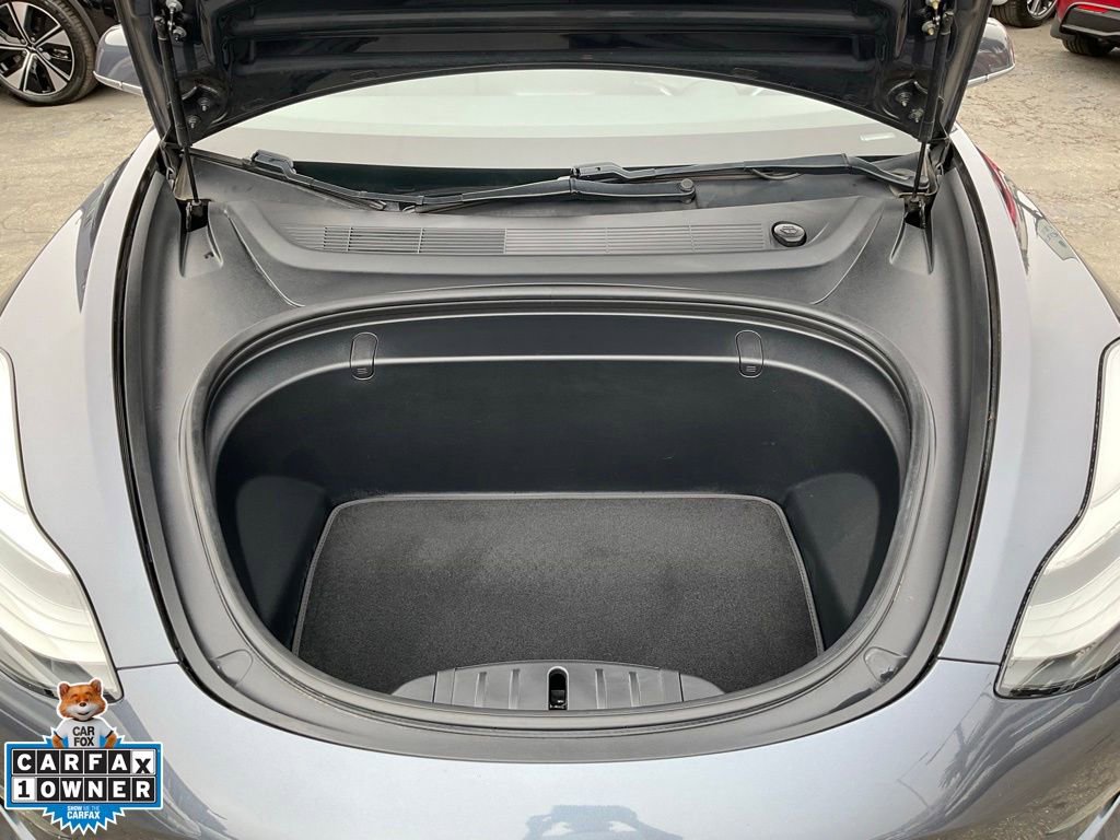 Used 2018 Tesla Model 3 Long Range RWD image 11