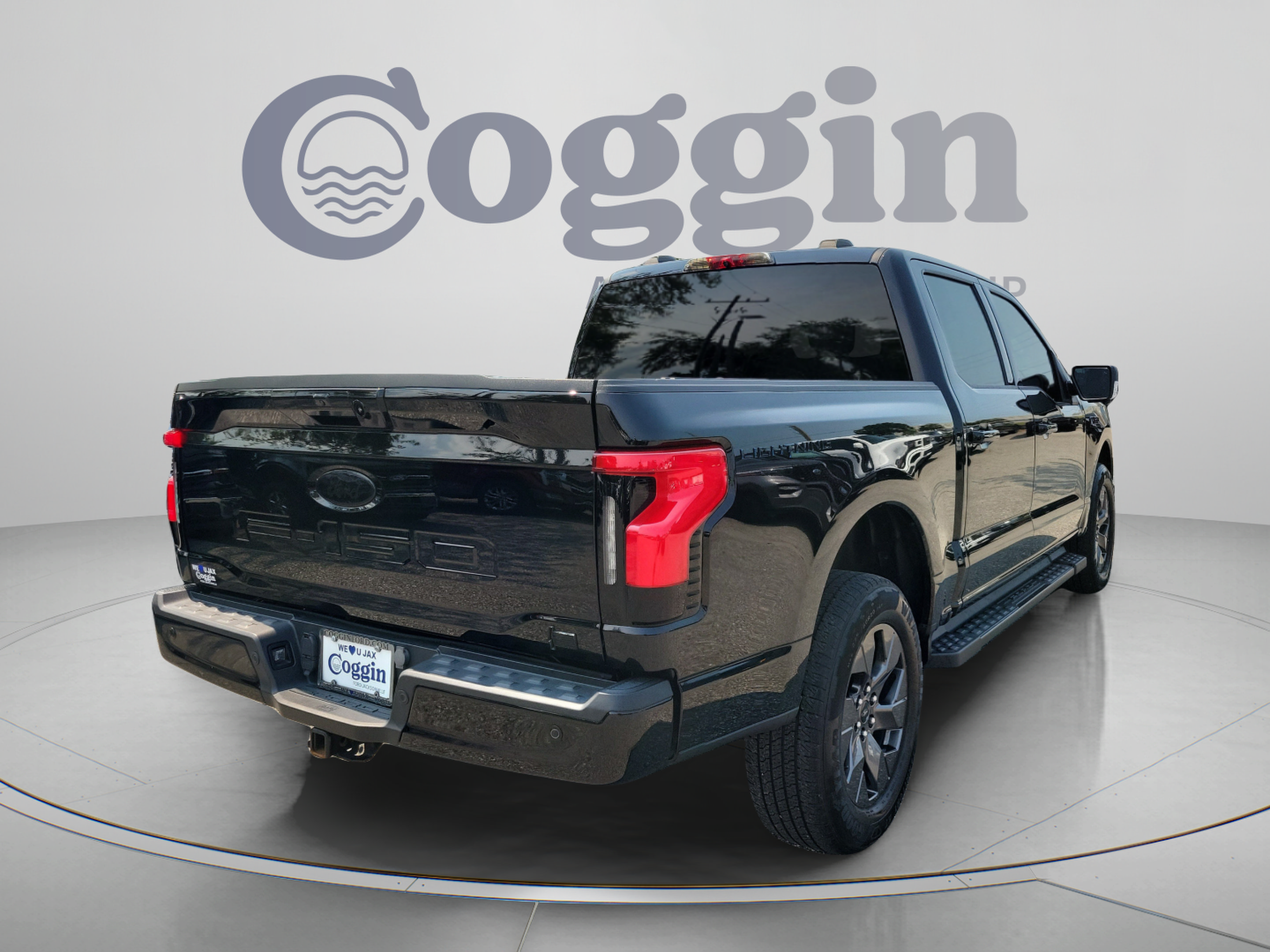 Used 2024 Ford F150 Lightning Flash AWD/4WD image 3