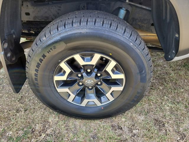 Used 2020 Toyota Tacoma TRD Off-Road w/ TRD Premium Off Road Package AWD/4WD image 7