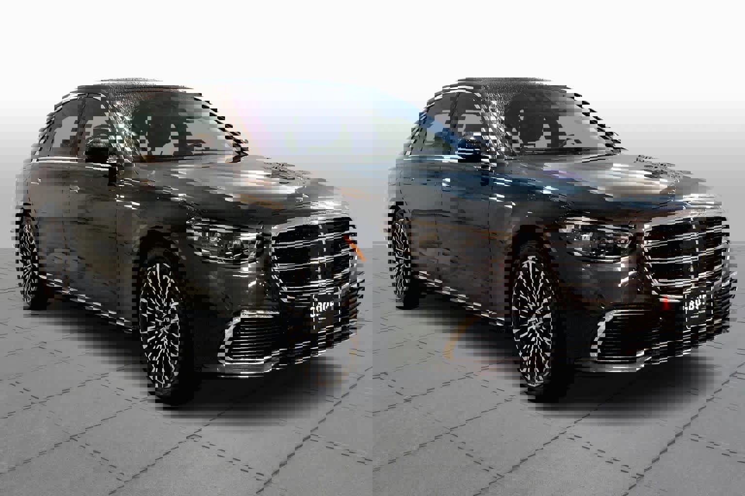 Used 2022 Mercedes-Benz S 580 4MATIC Sedan image 2