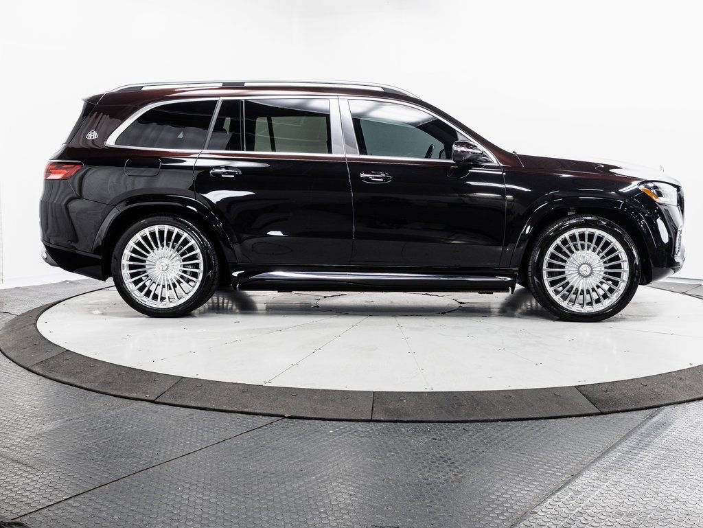 Used 2024 Mercedes-Benz Maybach GLS 600 4MATIC image 36