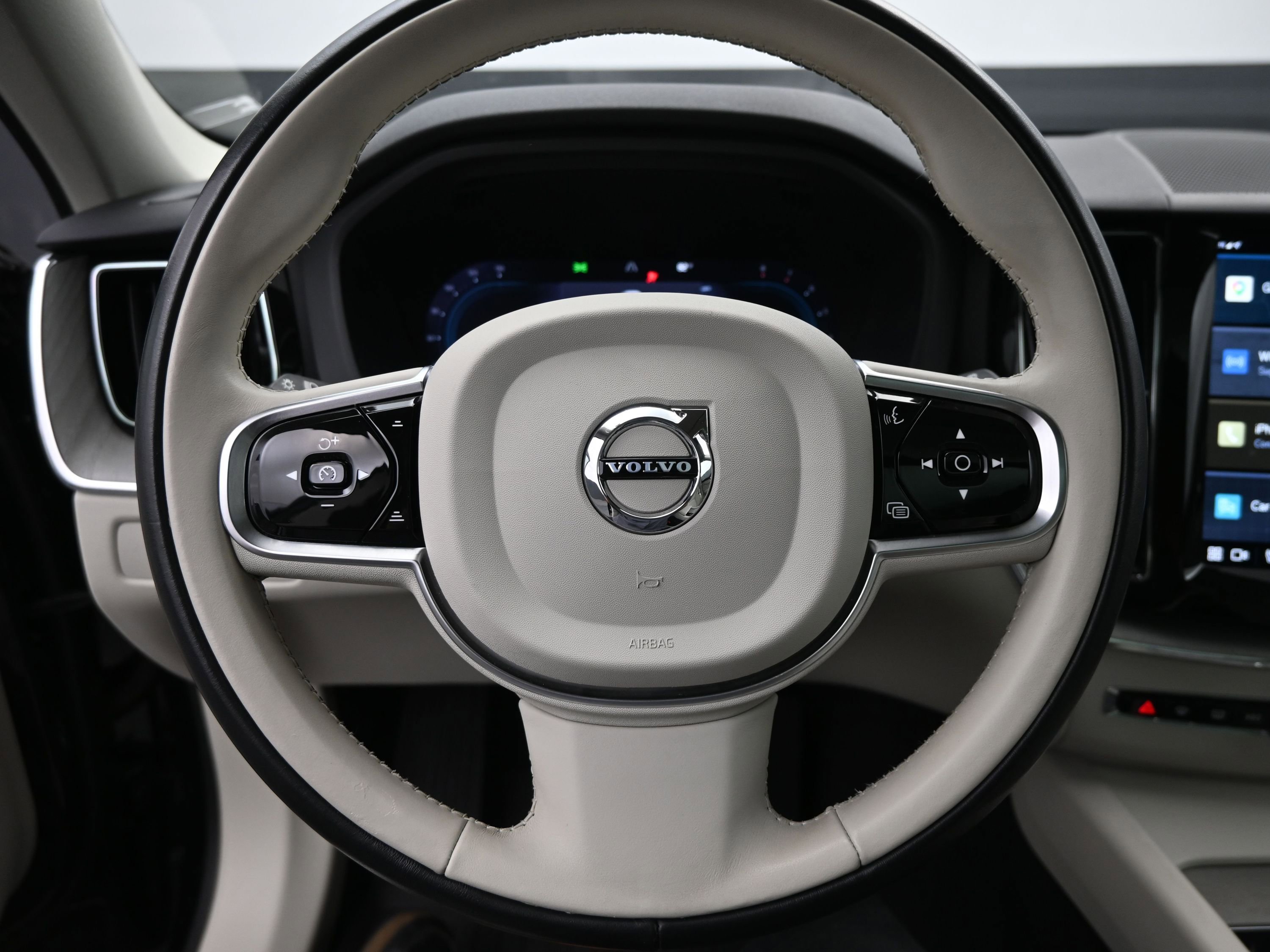 Used 2023 Volvo XC60 B5 Plus w/ Climate Package image 13