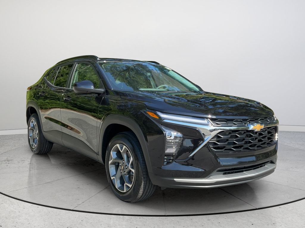 New 2026 Chevrolet Trax LT FWD image 1
