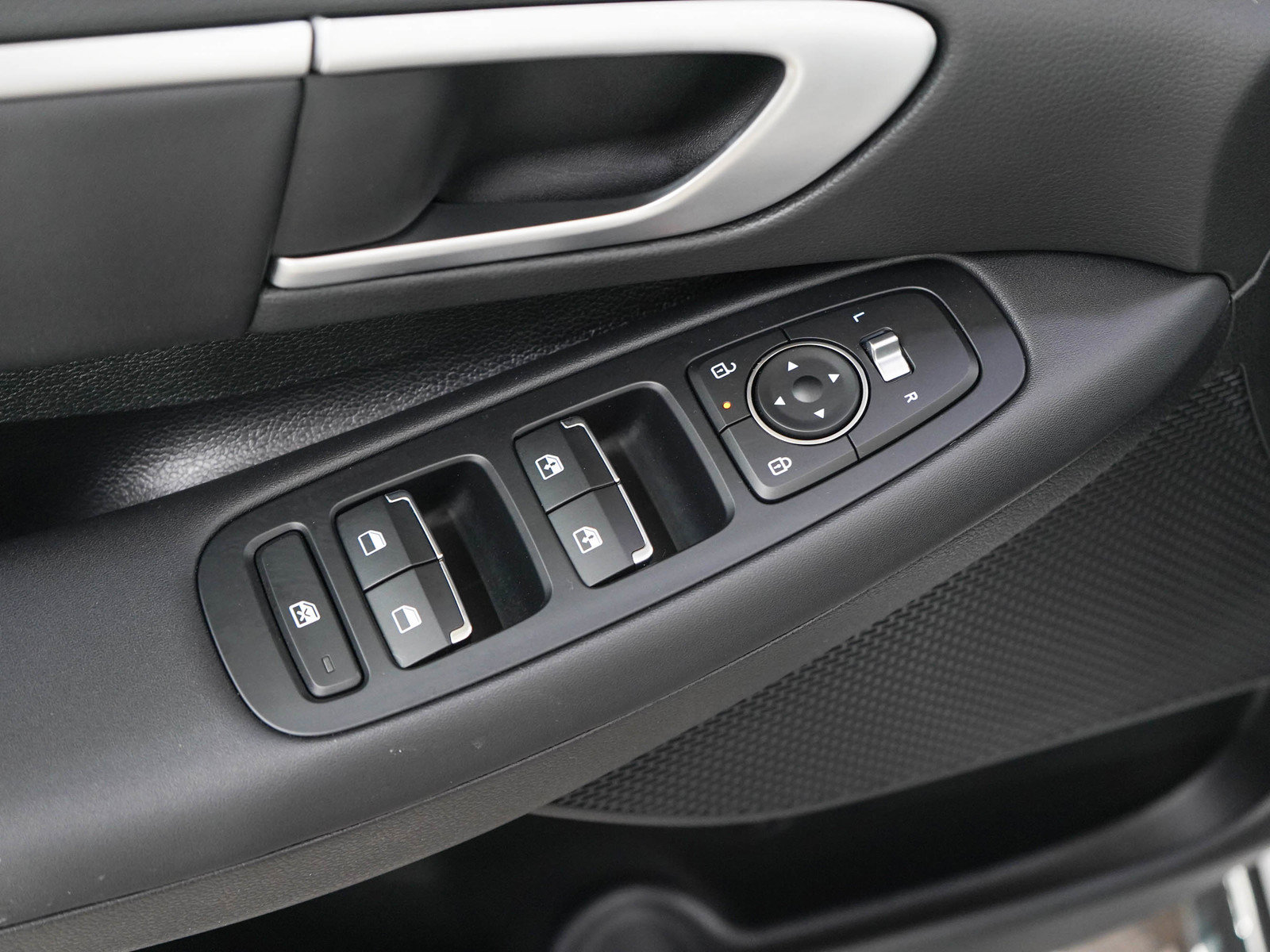 Used 2026 Hyundai Sonata SEL FWD image 18
