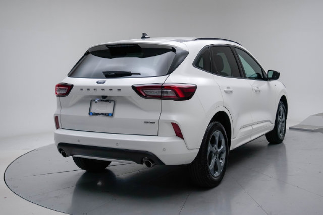 Used 2024 Ford Escape ST-Line w/ Tech Pack #1 AWD/4WD image 8