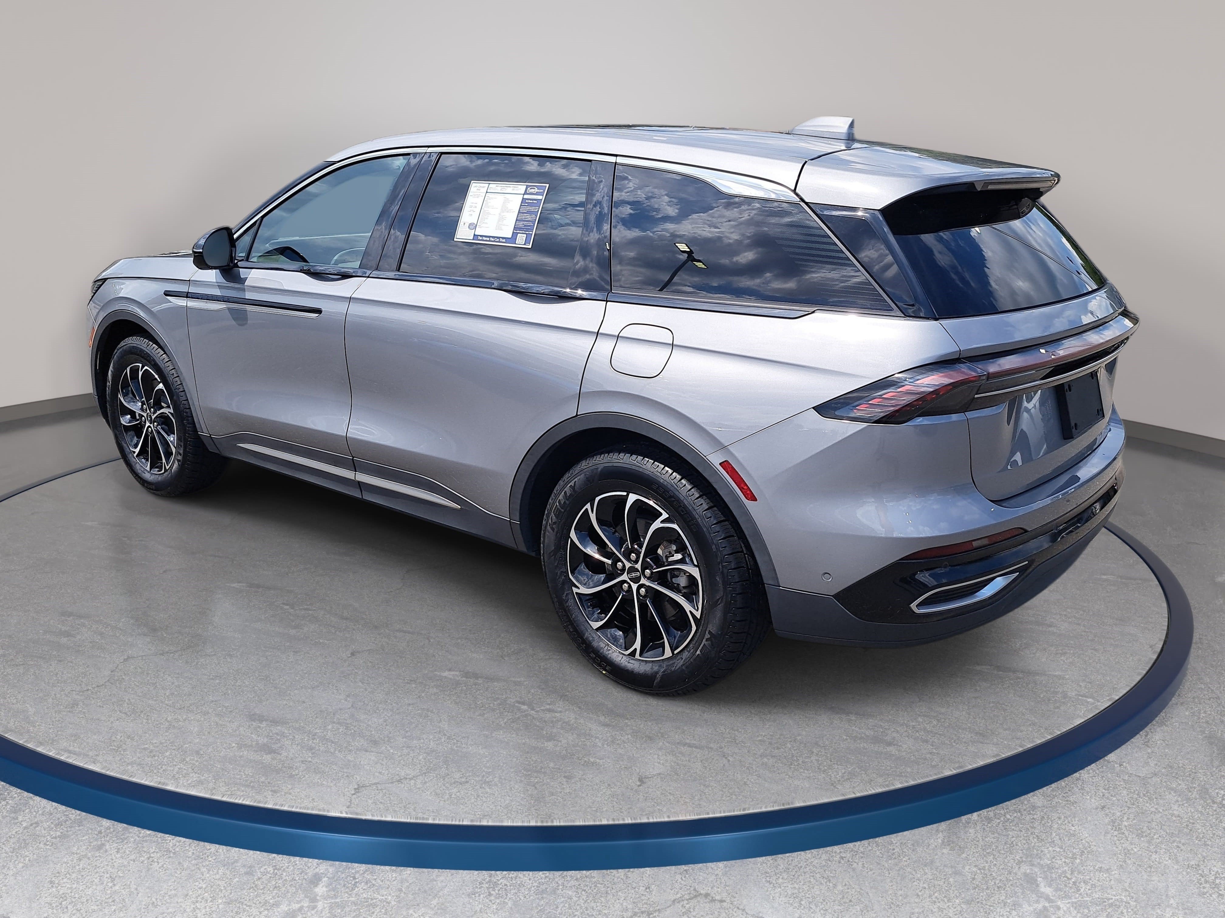 Used 2024 Lincoln Nautilus Premier w/ Equipment Group 102A AWD/4WD image 7