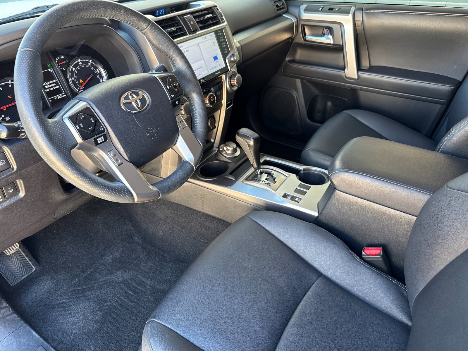 Used 2024 Toyota 4Runner TRD Sport AWD/4WD image 9