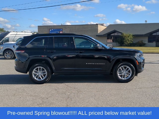 Used 2025 Jeep Grand Cherokee Laredo X AWD/4WD image 14