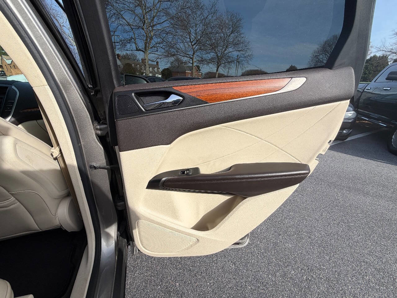 Used 2016 Lincoln MKC Reserve image 29