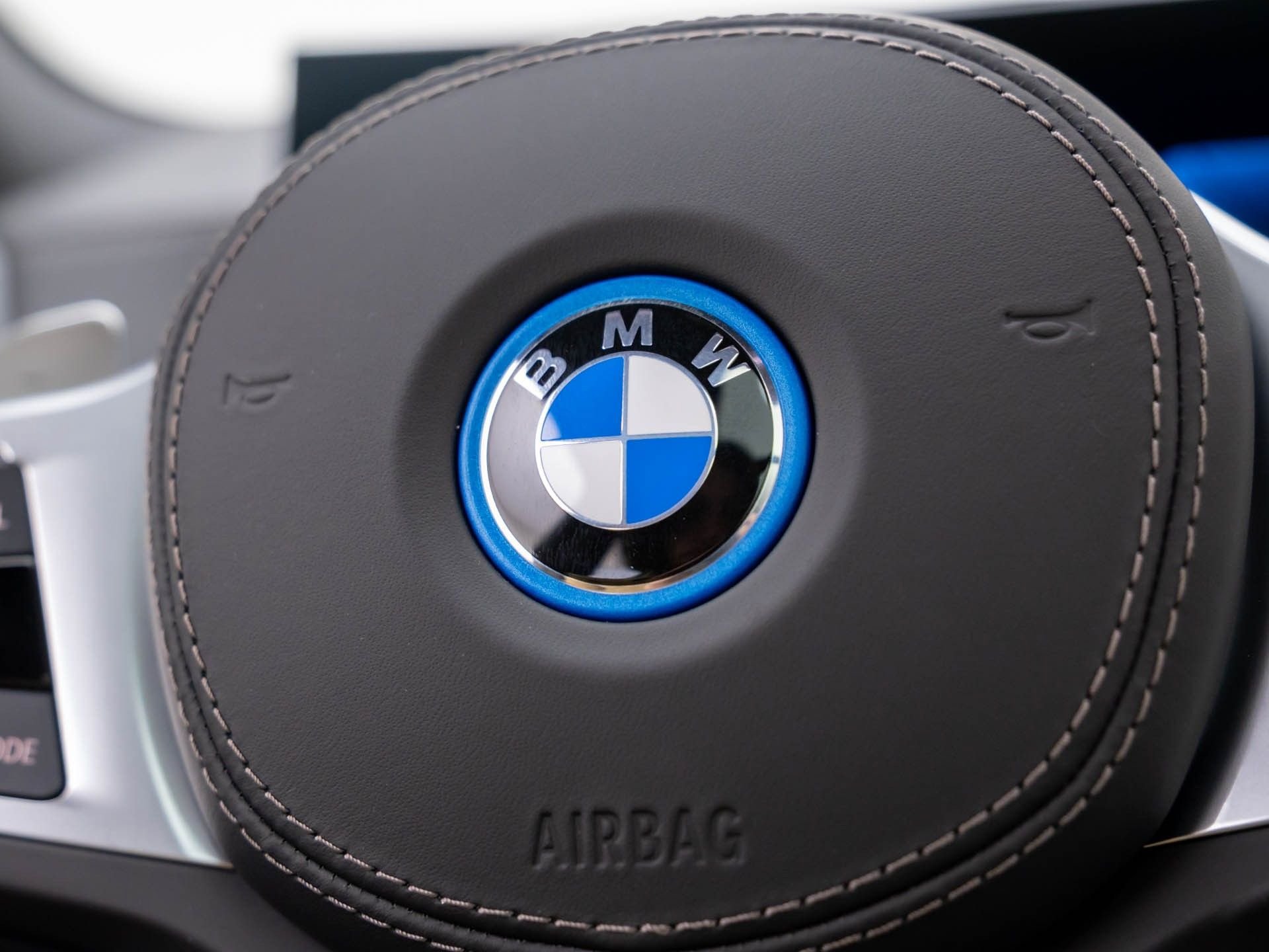 New 2026 BMW X5 xDrive50e w/ M Sport Package AWD/4WD image 23