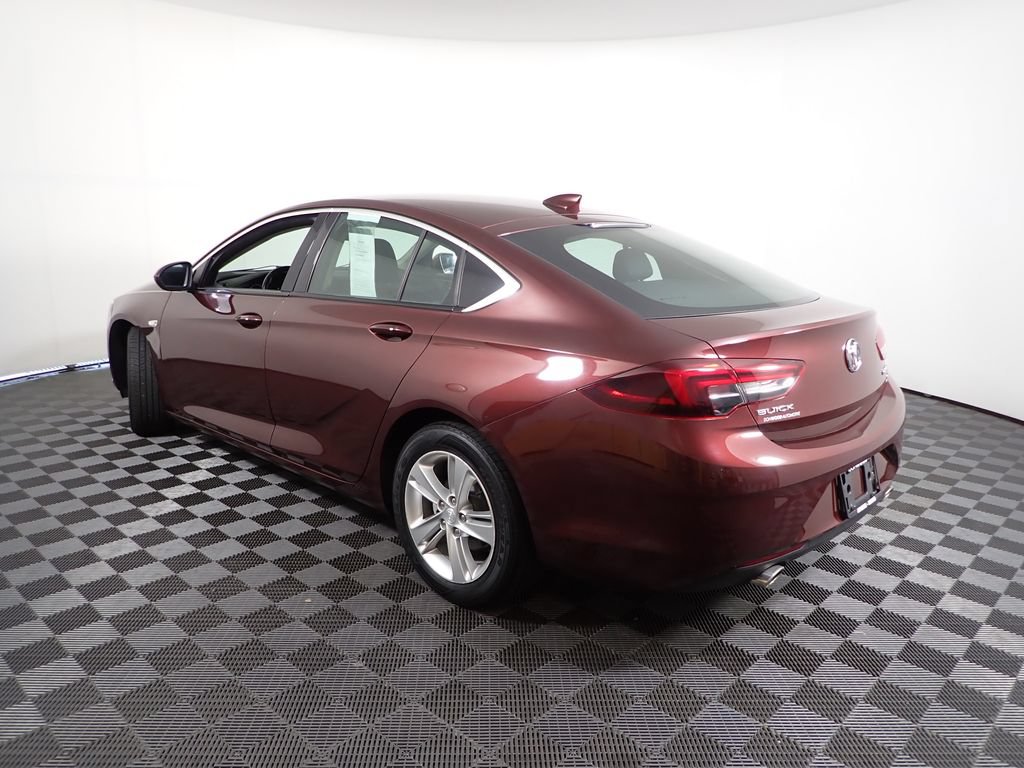 Used 2018 Buick Regal Preferred w/ Sights and Sounds Package FWD image 9