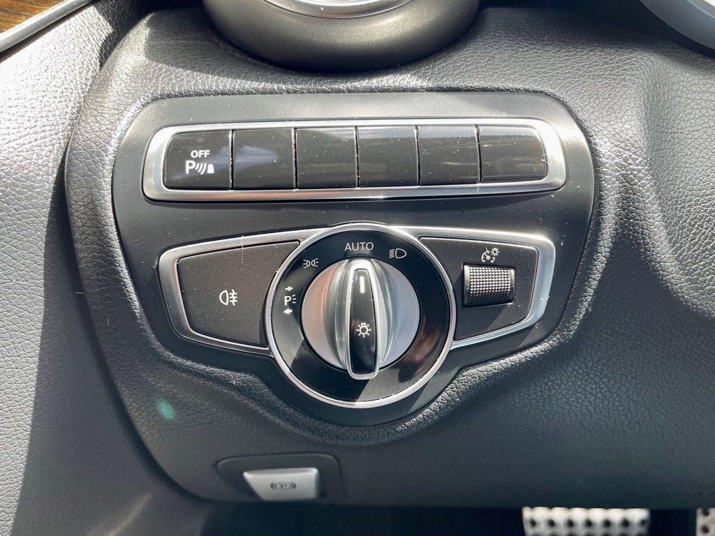 Used 2015 Mercedes-Benz C 400 4MATIC image 32