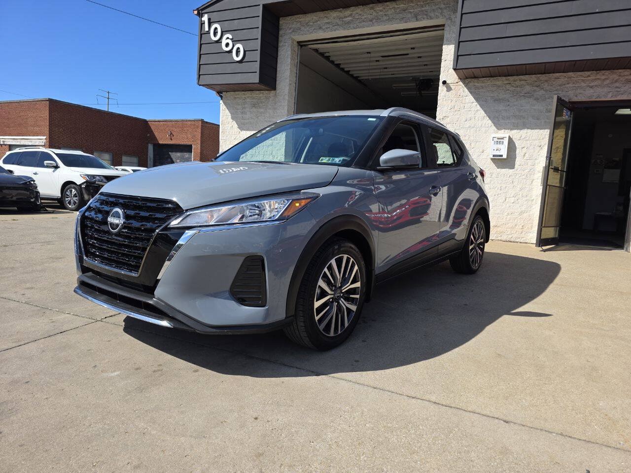 Used 2023 Nissan Kicks SV FWD image 3