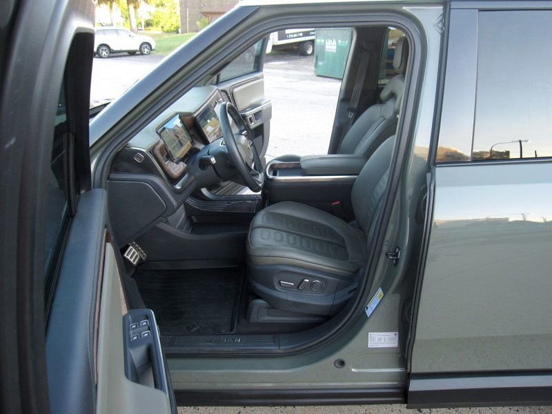 Used 2023 Rivian R1S Launch Edition AWD/4WD image 17