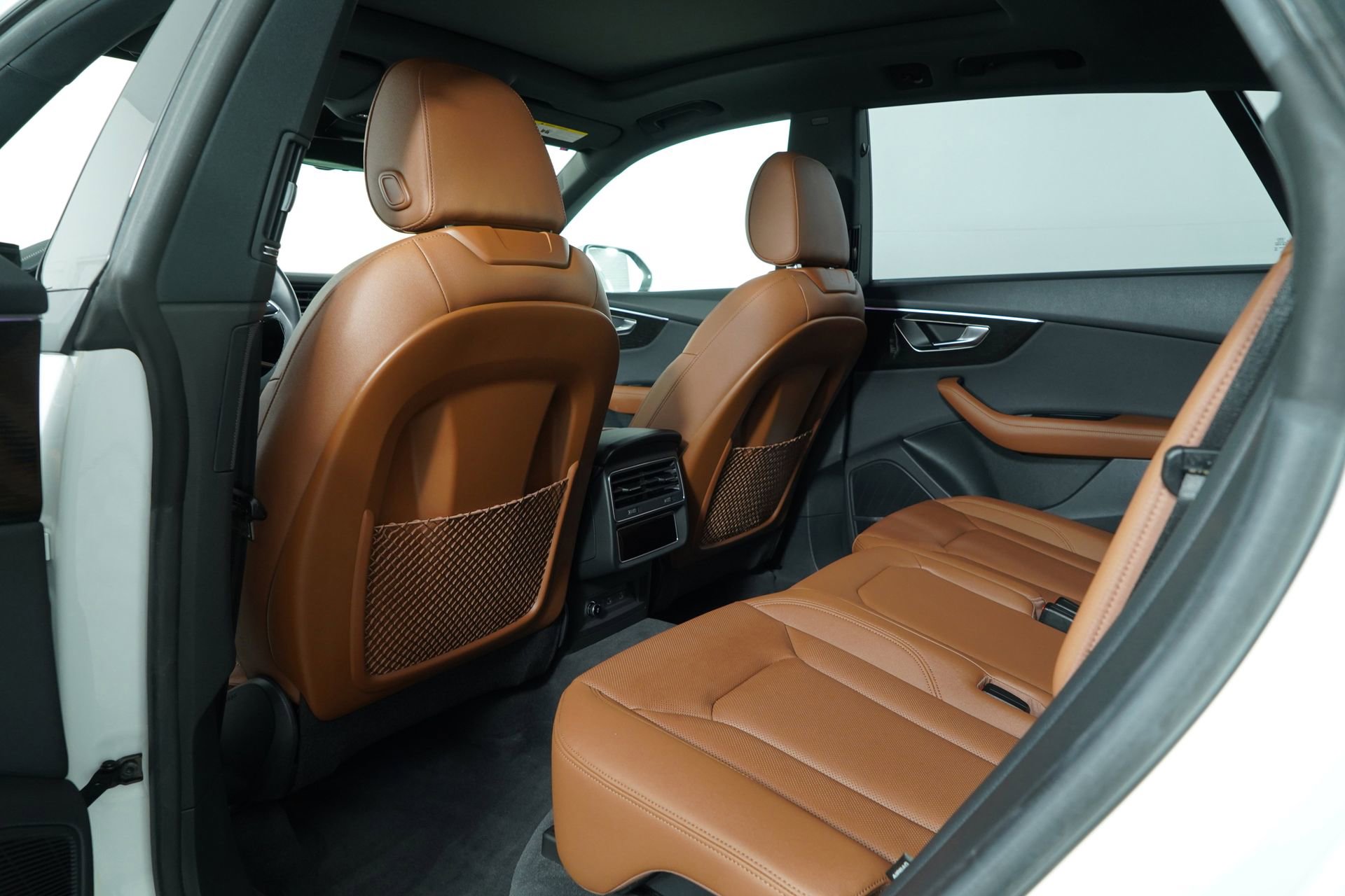 Used 2023 Audi Q8 Premium Plus image 28