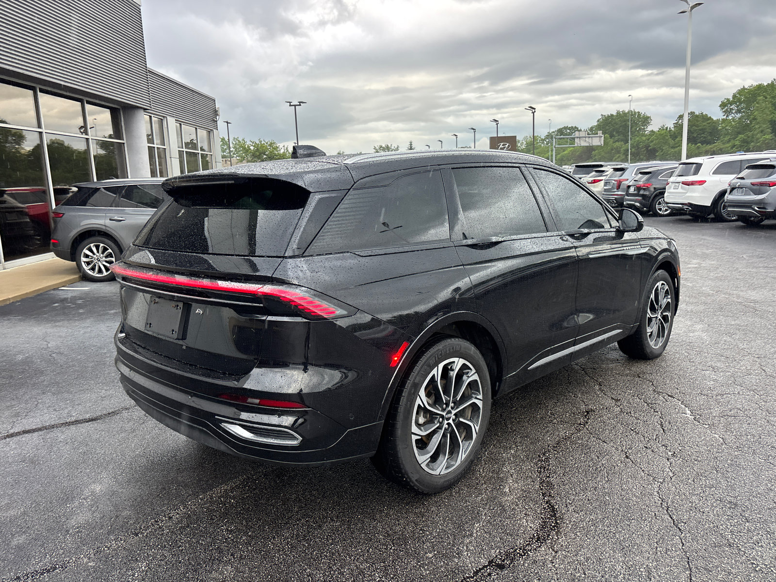 Certified 2024 Lincoln Nautilus Reserve w/ Equipment Group 202A AWD/4WD image 7