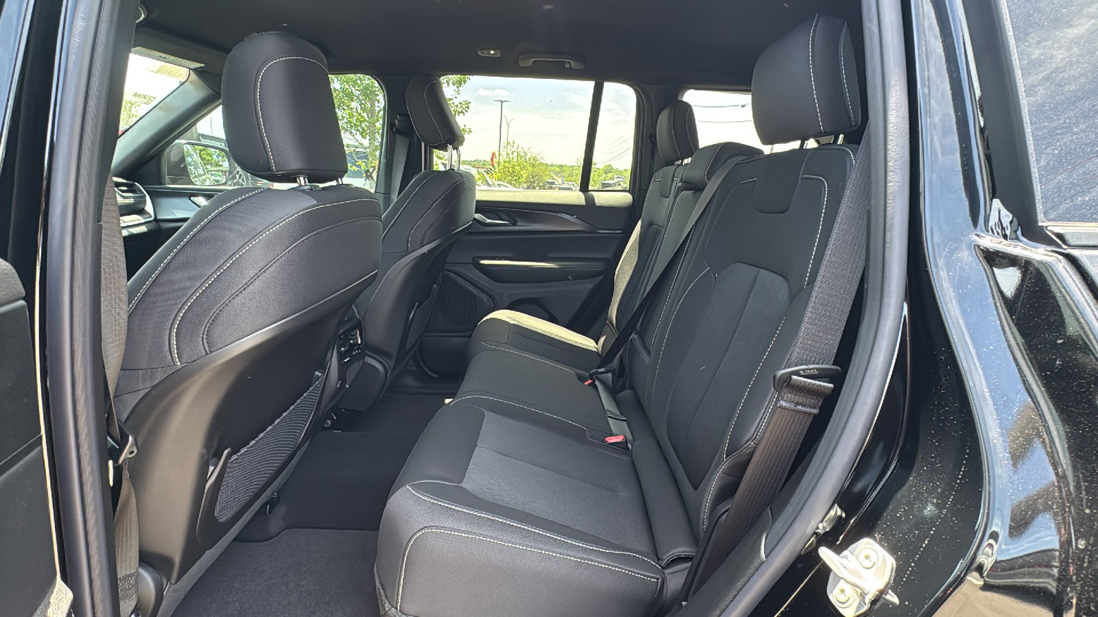 New 2026 Jeep Grand Cherokee Laredo RWD image 14