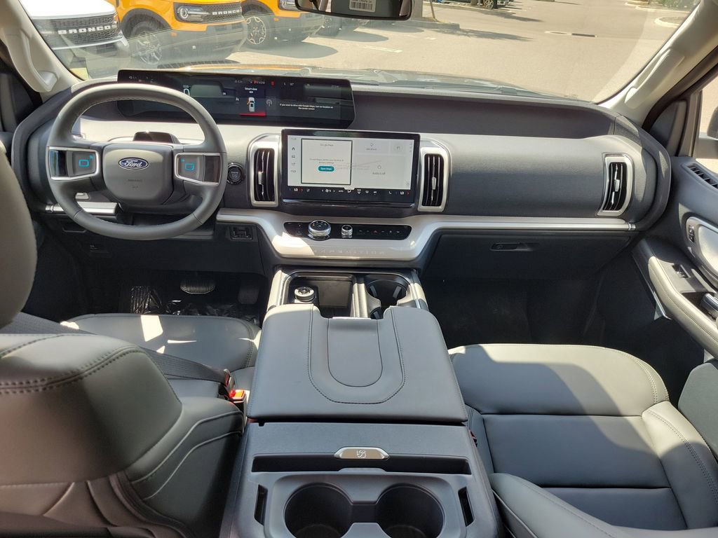 New 2026 Ford Expedition Active image 12