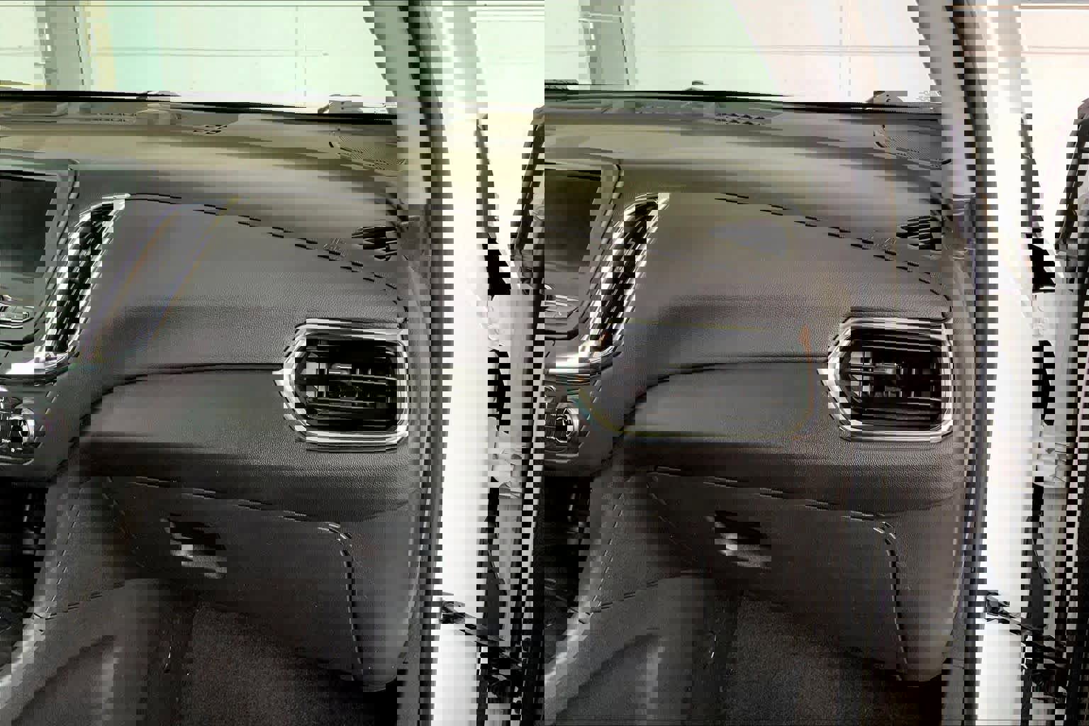 Used 2024 Chevrolet Equinox LT image 36