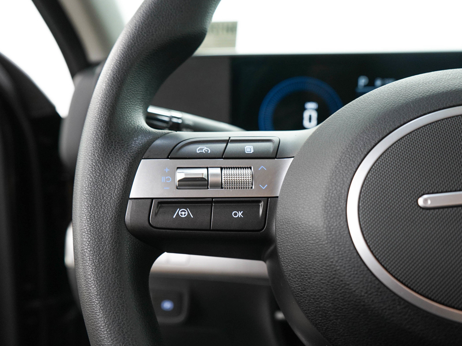 Certified 2024 Hyundai Kona SE FWD image 23