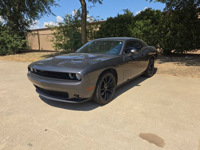 Used 2018 Dodge Challenger SXT Plus RWD image 1