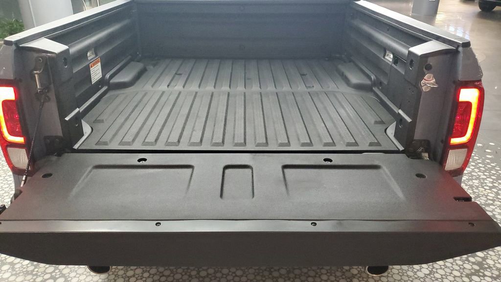 Used 2025 Honda Ridgeline Black Edition image 10