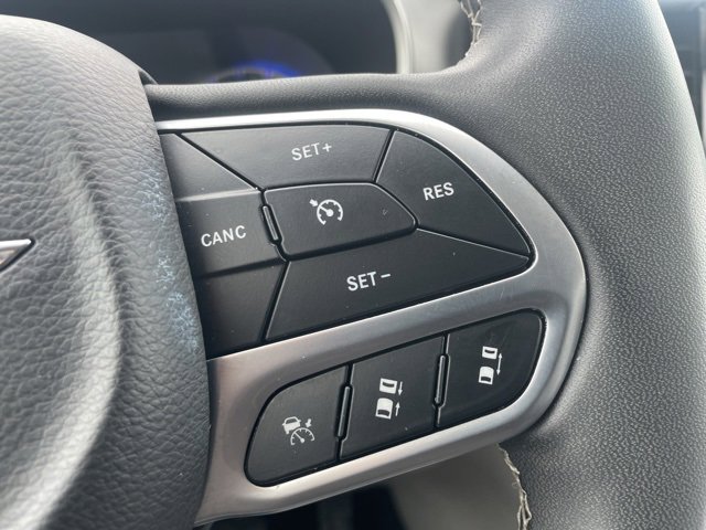 Used 2022 Chrysler Pacifica Touring-L image 22