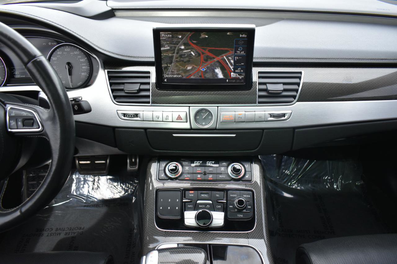 Used 2015 Audi S8 image 19