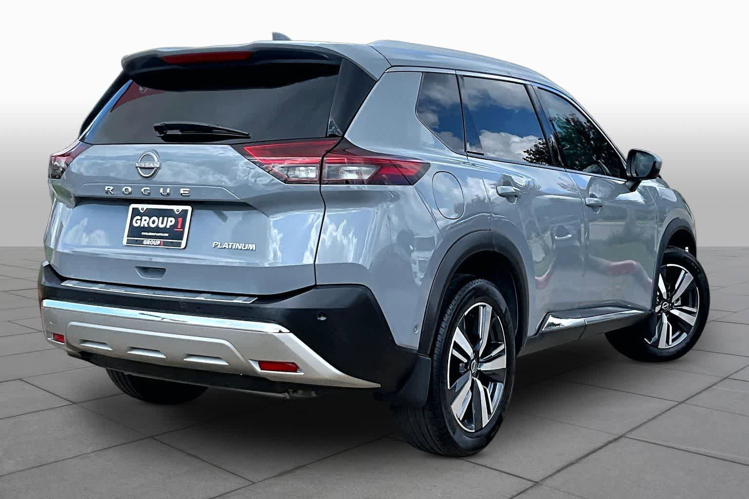 Used 2023 Nissan Rogue Platinum w/ Platinum Premium Package FWD image 12