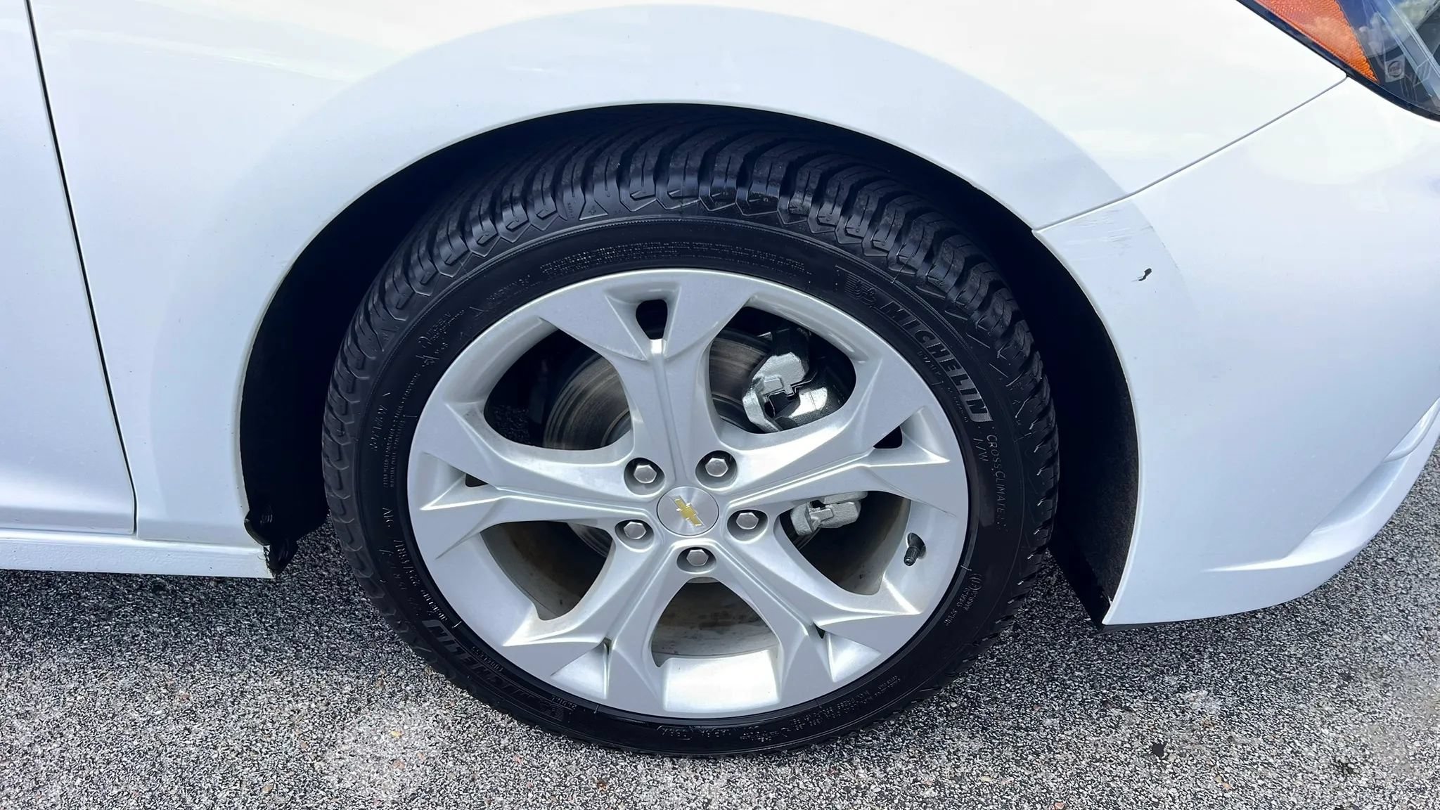 Used 2018 Chevrolet Cruze Premier FWD image 11