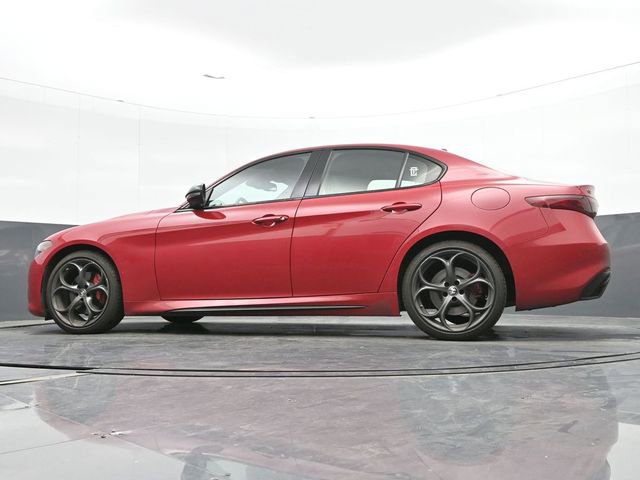 Used 2019 Alfa Romeo Giulia Ti image 15